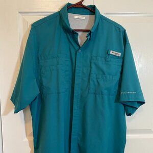Men's Columbia Short Sleeve Blue/Green Omni Shade 40 Size Large.